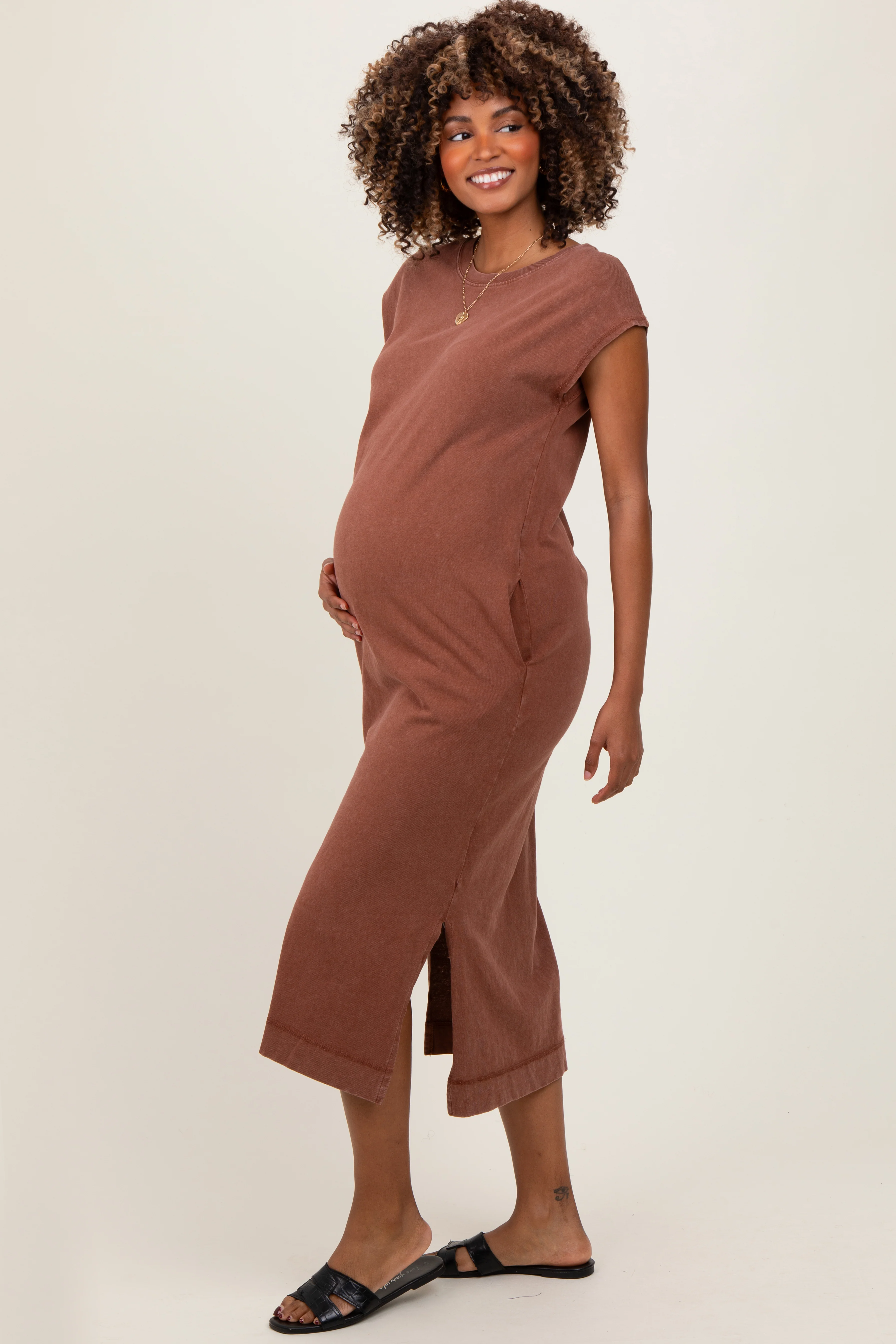 Camel Casual Sleeveless Pocketed Maternity Midi Dress - Image 3