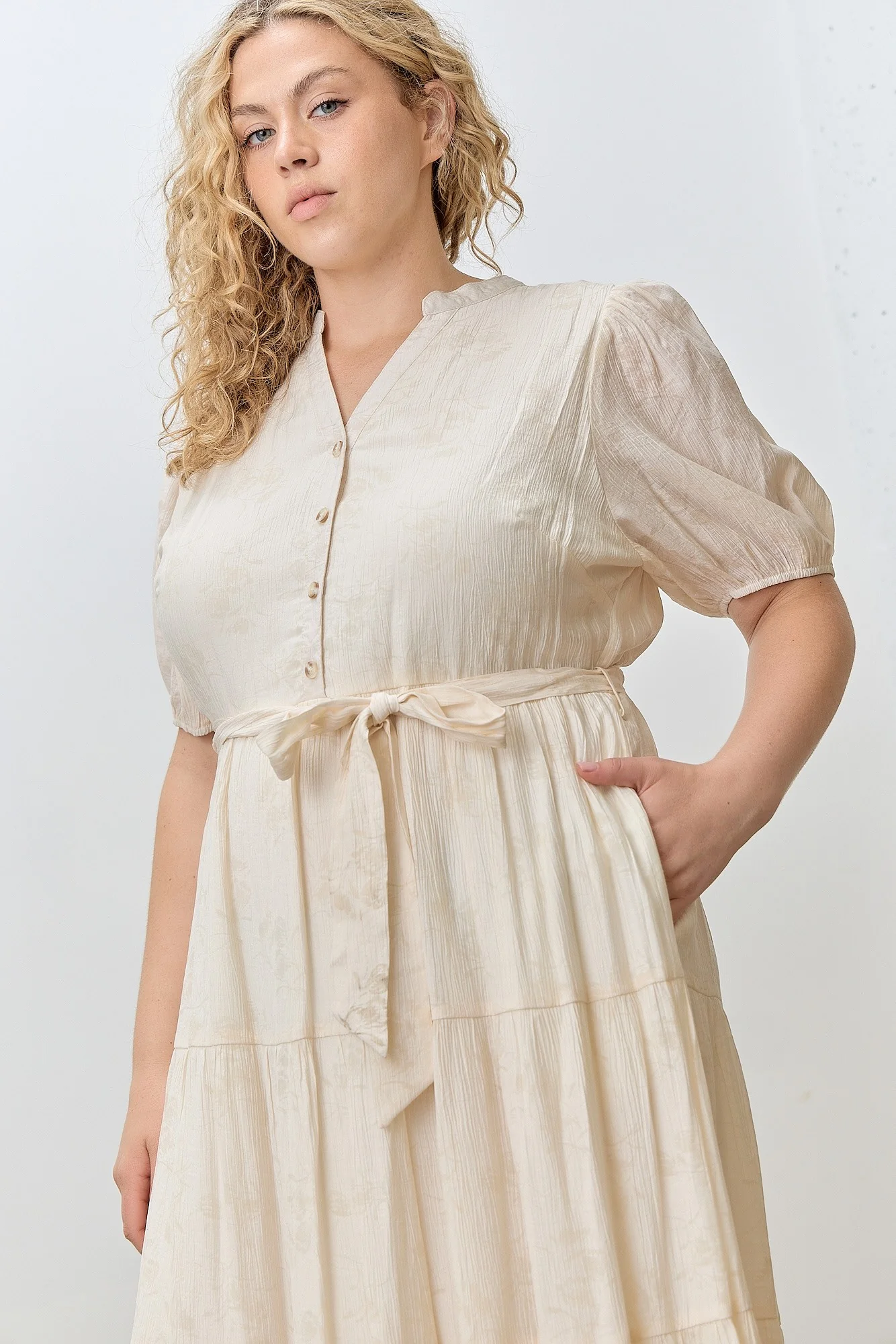 Cream Split Neckline Tiered Plus Midi Dress - Image 4