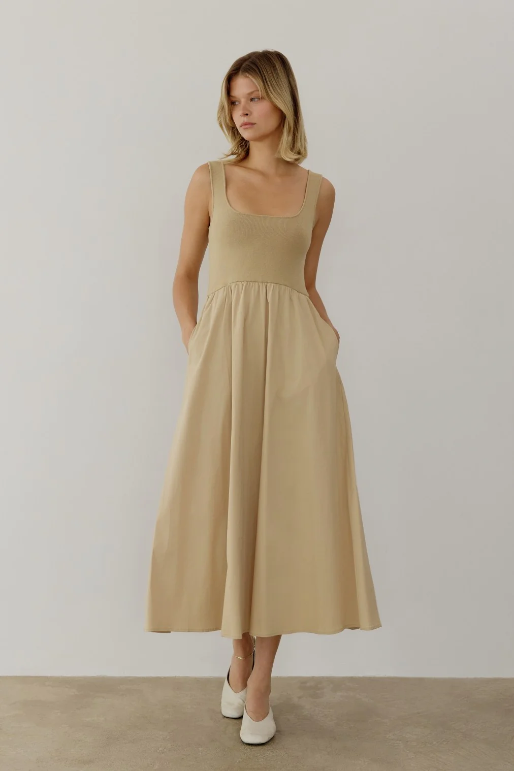 Light Camel Contrast Knit Poplin Sleeveless Maternity Midi Dress - Image 5