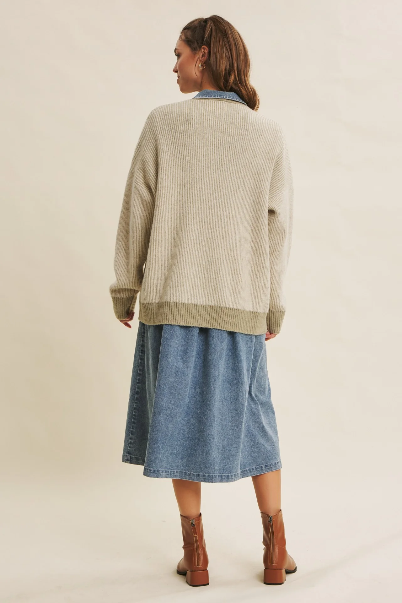 Light Olive Two-Tone Button-Down Cardigan - Image 5