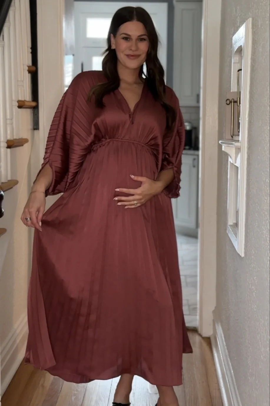 Mauve Satin Pleated V-Neck Maternity Maxi Dress - Image 5