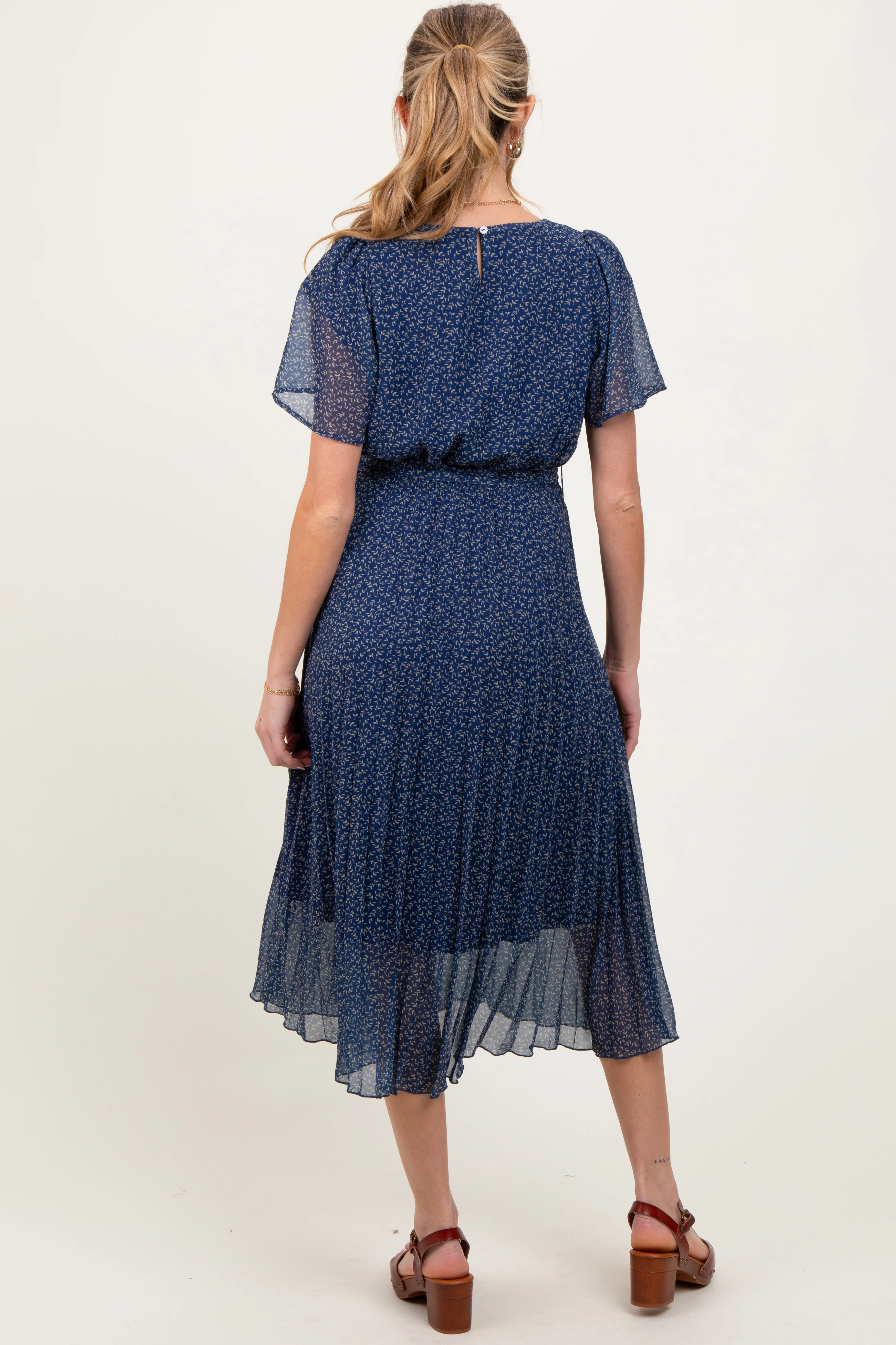Navy Leaf Print Pleated Maternity Midi Dress - Image 3