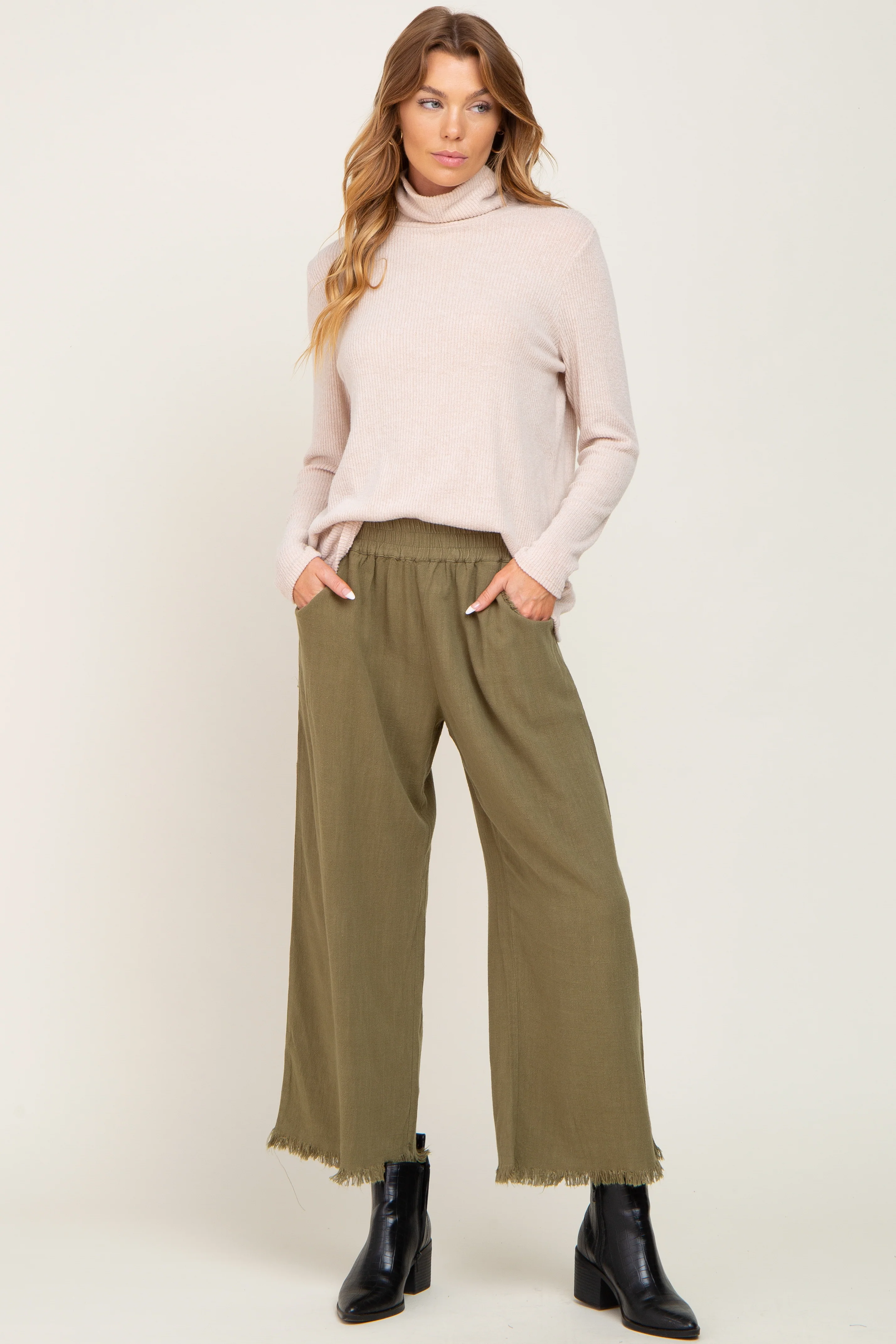 Olive Linen Frayed Hem Crop Pants - Image 5