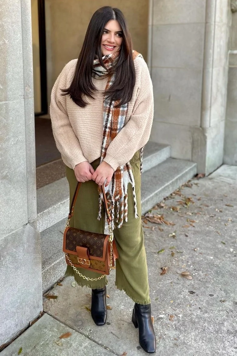 Olive Linen Frayed Hem Crop Pants - Image 9