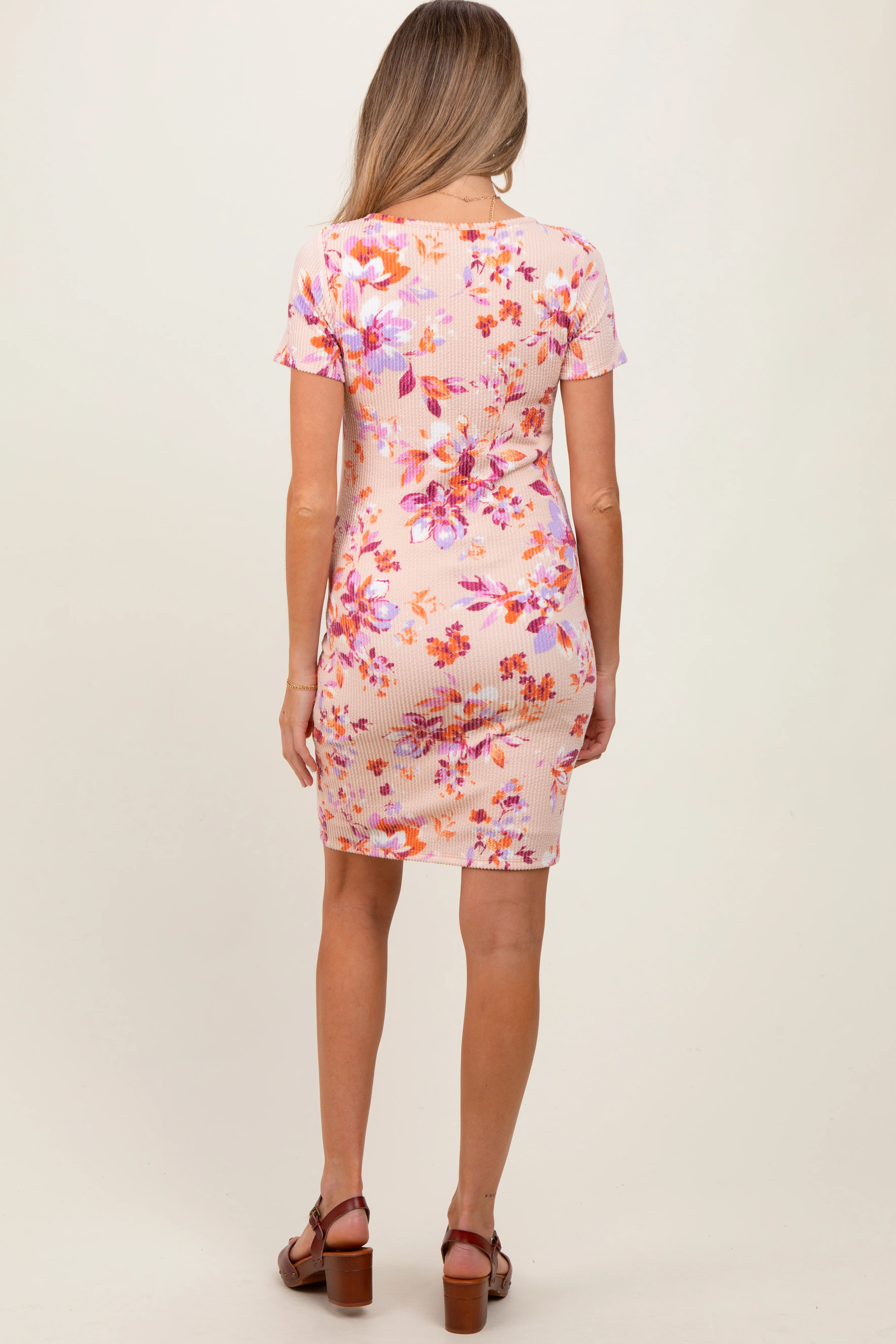 Peach Floral Short Sleeve Ruched Maternity Dress - Image 3