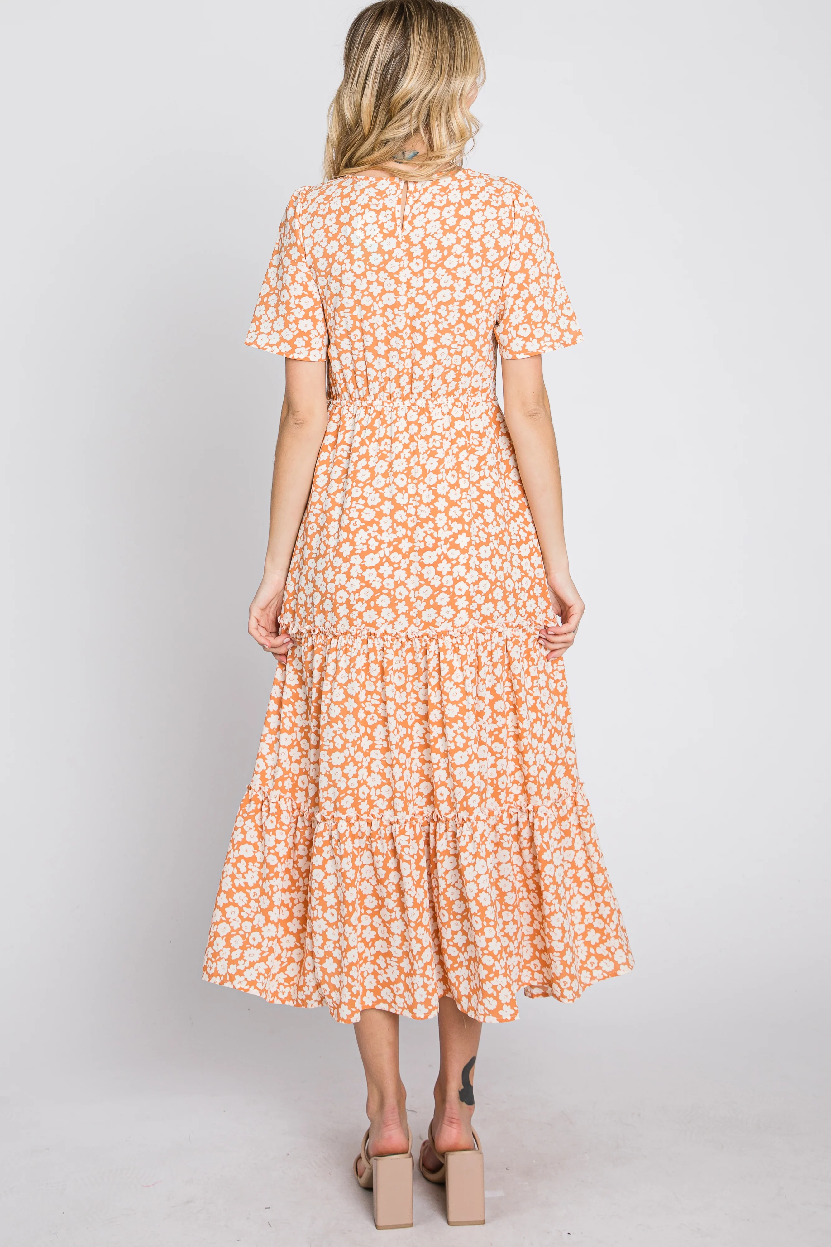 Peach Floral Tiered Midi Dress - Image 7