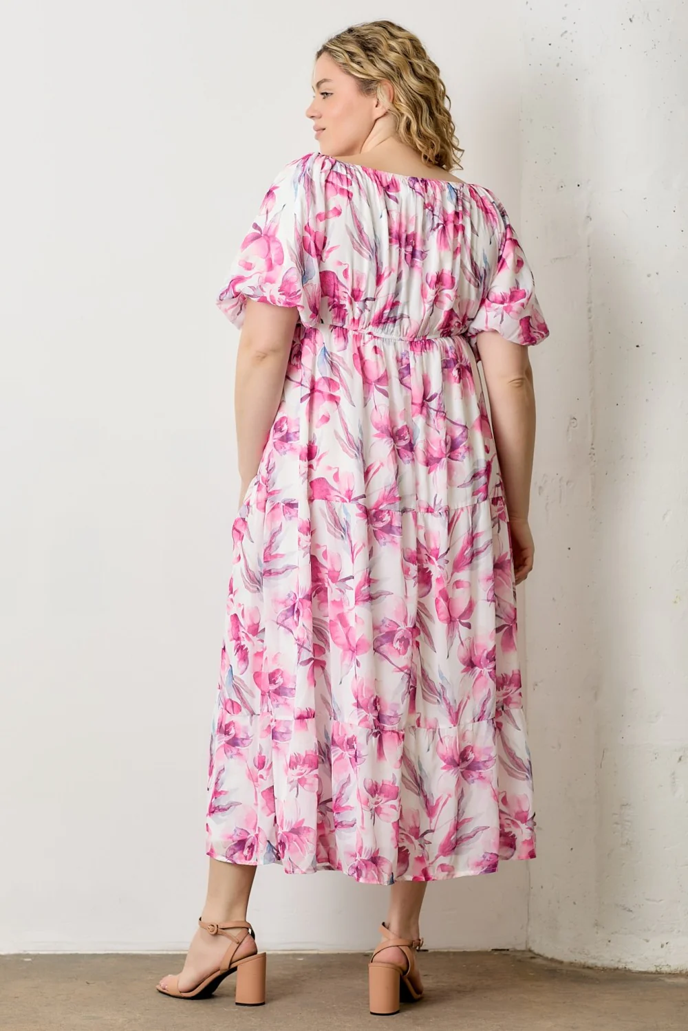 Pink Floral Chiffon Puff Sleeve Plus Midi Dress - Image 4